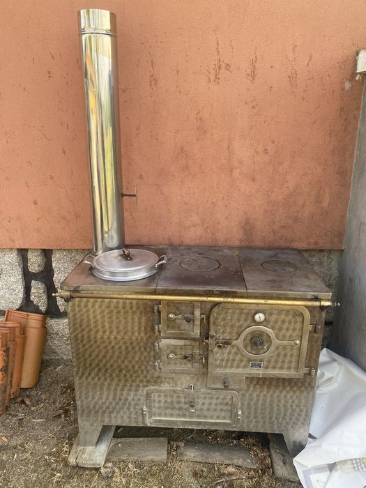 Fogão de lenha praticamente novo