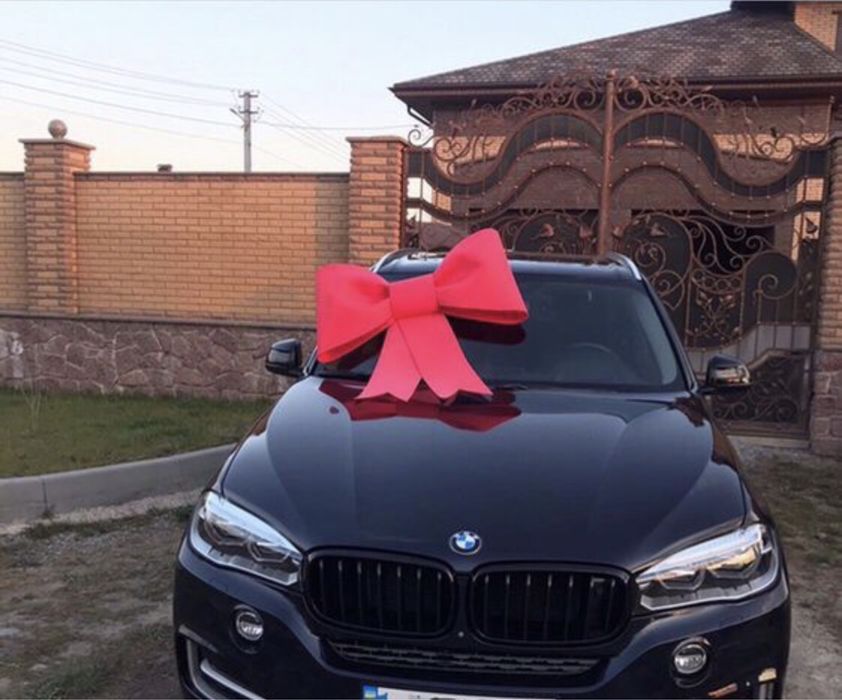 Бант на машину сучасний яскравий подарунок