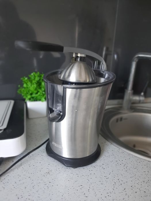 Соковыжималка Princess для отжима сока из фруктов с апельсинов лимонов