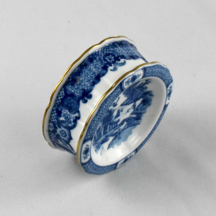 Saleiro redondo em porcelana decoração em azul rebordo a ouro