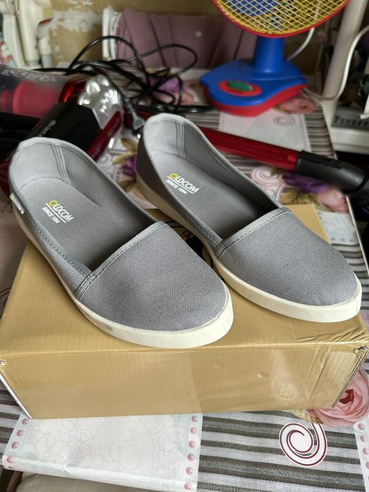 Жіноче легке взуття