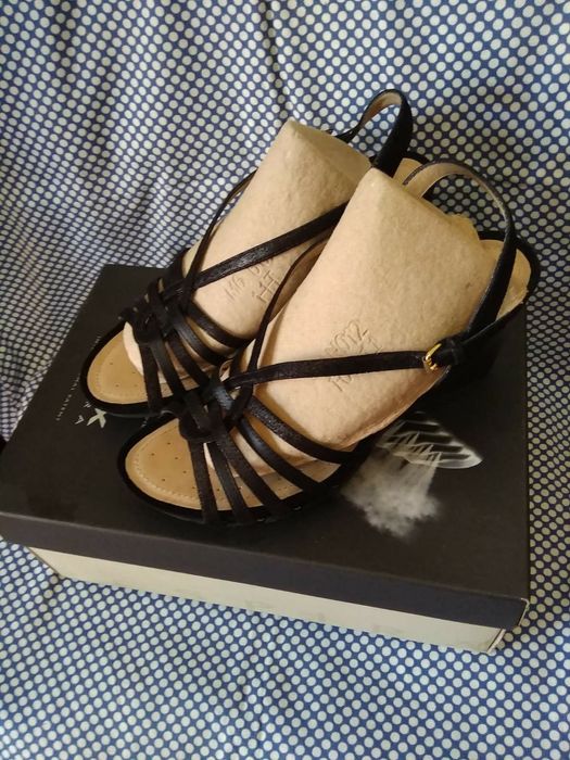 Geox. Абсолютно новые. Натуральная кожа. Размер - 38-39.