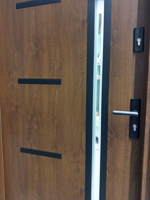 Drzwi wejściowe różne z wyprzedaży