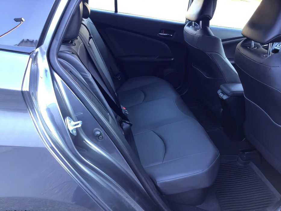 Toyota Prius Prime      2021