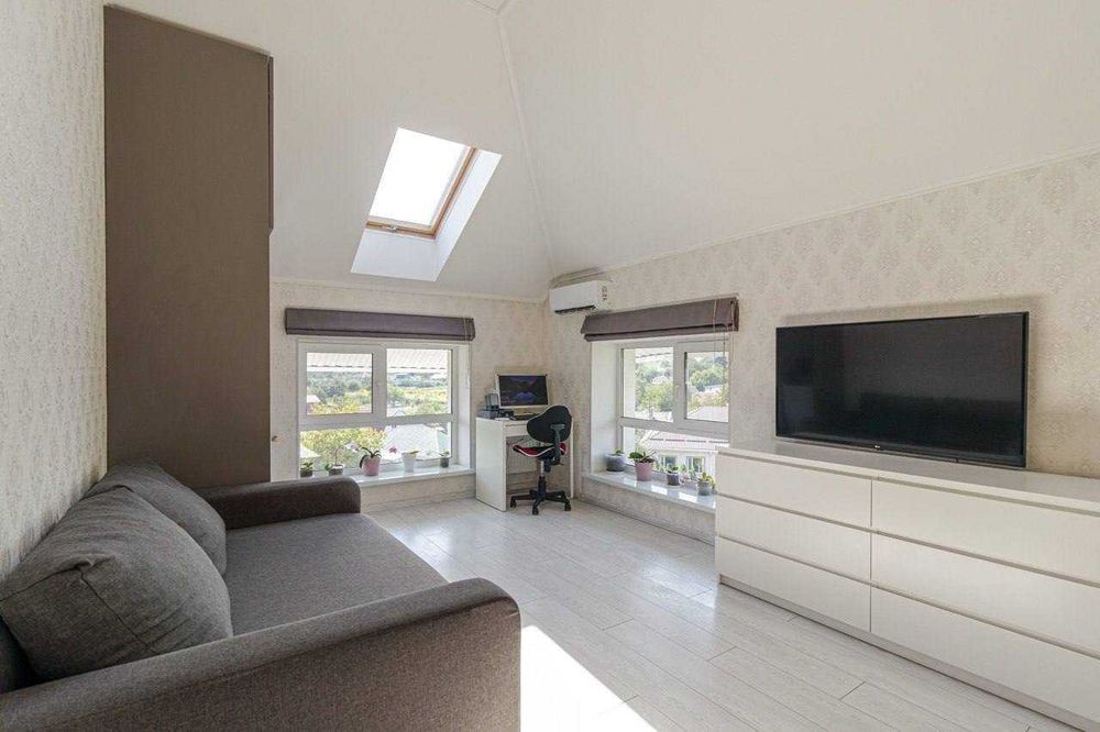 Продаж двокімнатної  квартири 55 м.кв. в ЖК Хотів