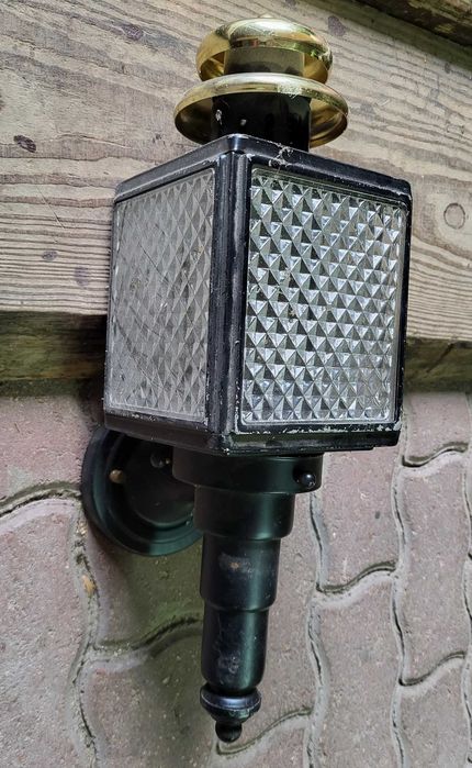 Lampa kinkiet ścienny