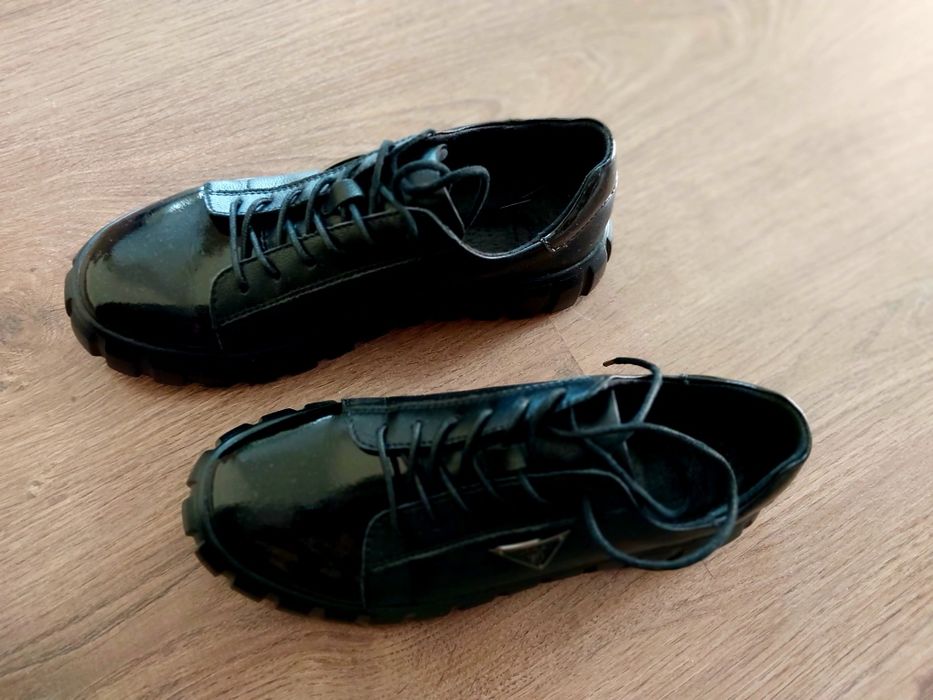 Czarne półbuty skórzane :) Mega wygodne,  r. 39. Polecam :)