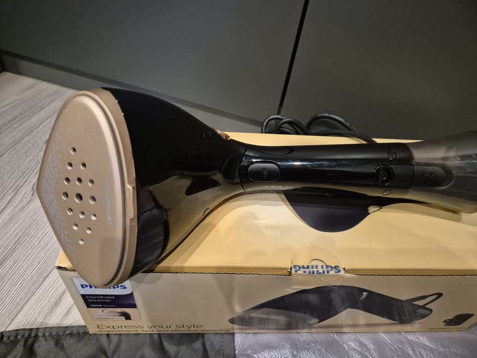 Відпарювач PHILIPS 7000 Серії STH7060/80 + килимок для прасування StyleMat в комплекті