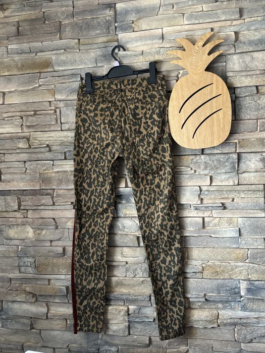 Damskie dżinsy w panterkę ZARA