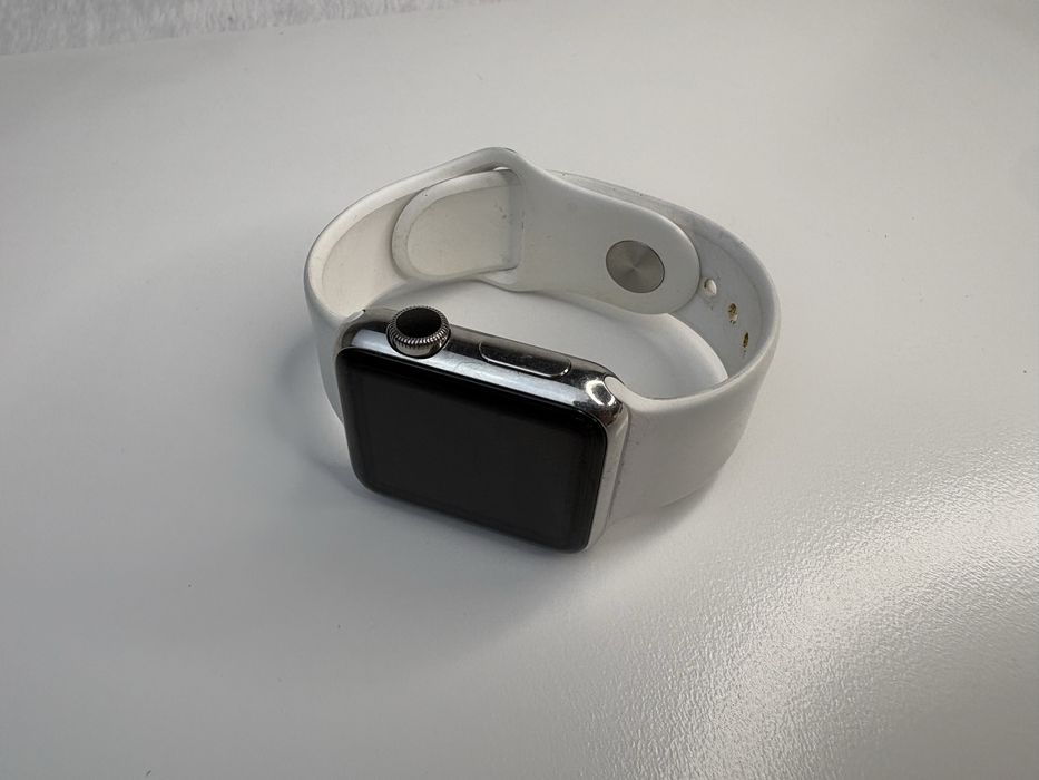 Apple Watch Series 6 38 mm – GPS, biały pasek, używany, sprawny