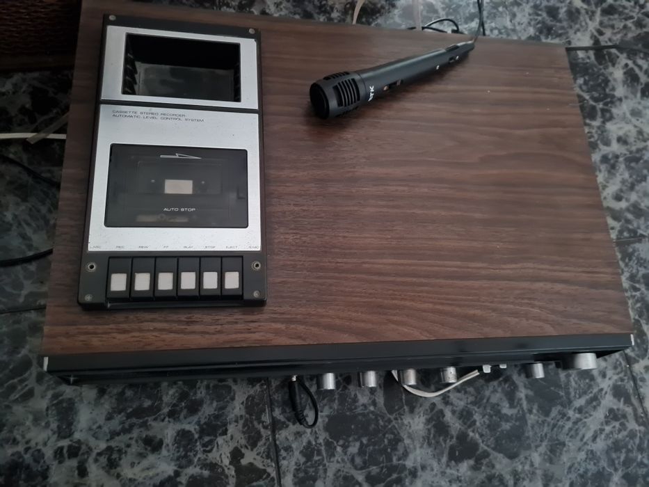 Radio de cassete com duas colunas