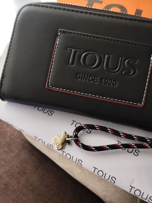 Porta moedas cartões notas etc, Tous preto com detalhes e pega de mão