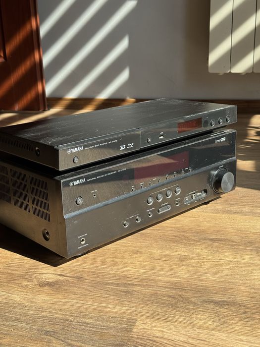amplituner Yamaha RX-V375 czarny i blu-ray