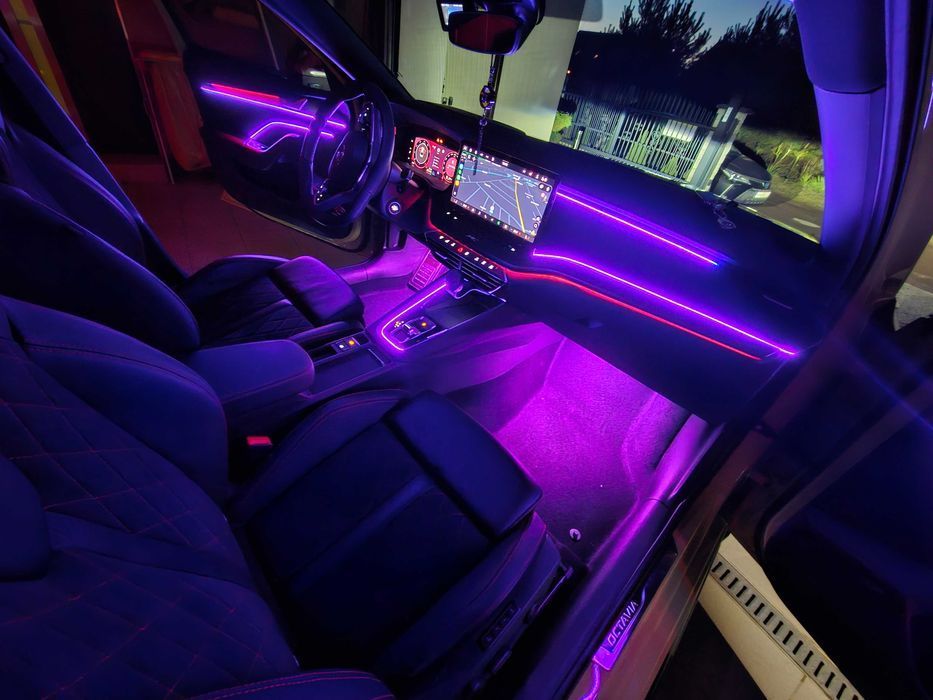 ŚWIATŁOWÓD LED AMBIENT OŚWIETLENIE WNĘTRZA 12V PASKI RGB MULTIKOLOR BEZ INGERENCJI KABLI SMARTFON BLUETOOTH PODŚWIETLENIE TUNING + MONTAŻ