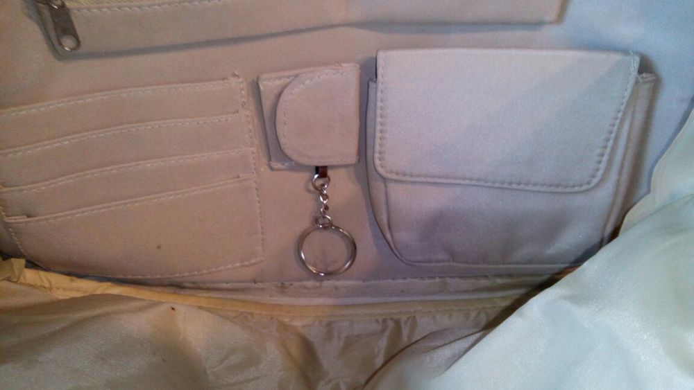 Torebka na laptop,dokumenty lub do pracy.