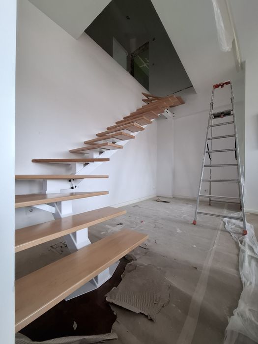 Fabrico de escadas em metal e madeira personalizadas para cada espaço