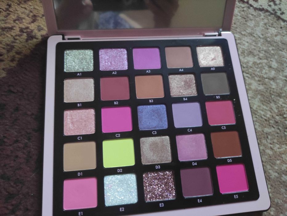 Paletka cieni do powiek Pro Pigment Palette vol 4 ABH Norvina