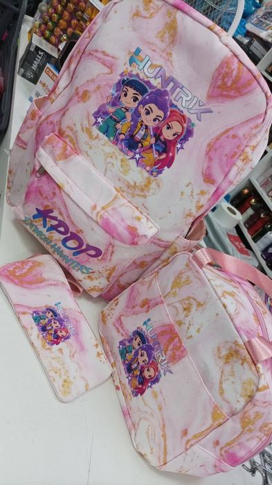 Conjunto de Mochila, Lancheira e Estojo das Guerreiras do K-Pop