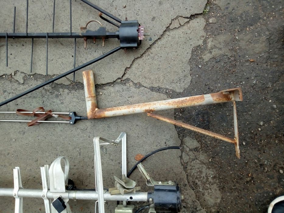 антенна  спутниковая телевизионная