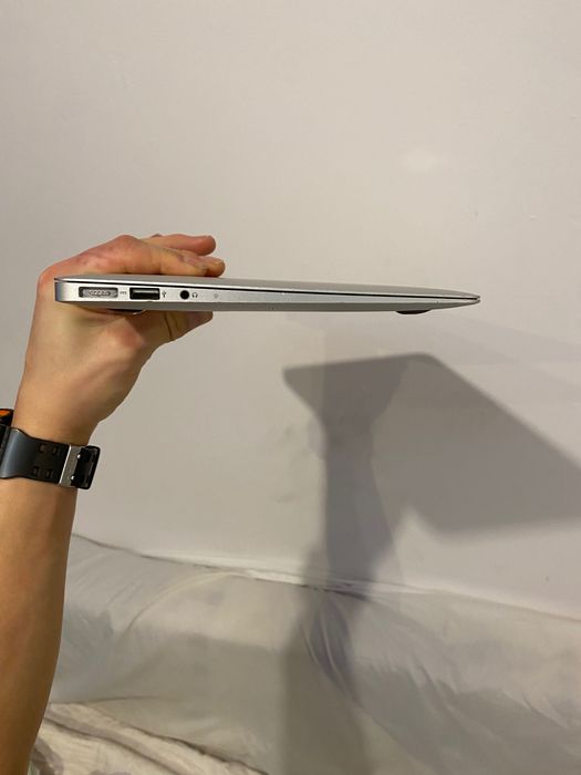 MacBook Air 11 macOS Catalina Core i5