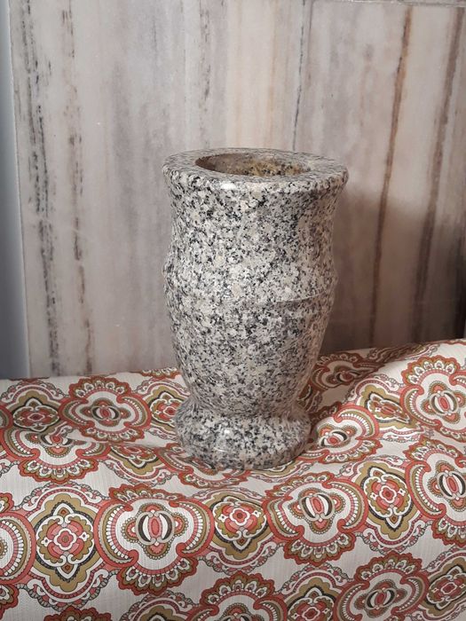 Wazon granitowy. Strzegom