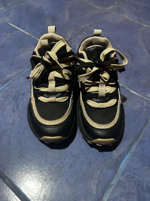 Кросівки дитячі в нормальному стані