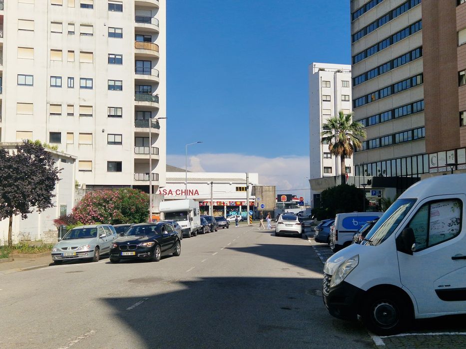 Aluga-se lugar  garagem - Mafamude - Av da república