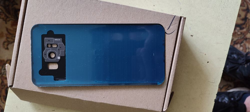 Продам задню кришку до samsung s8+