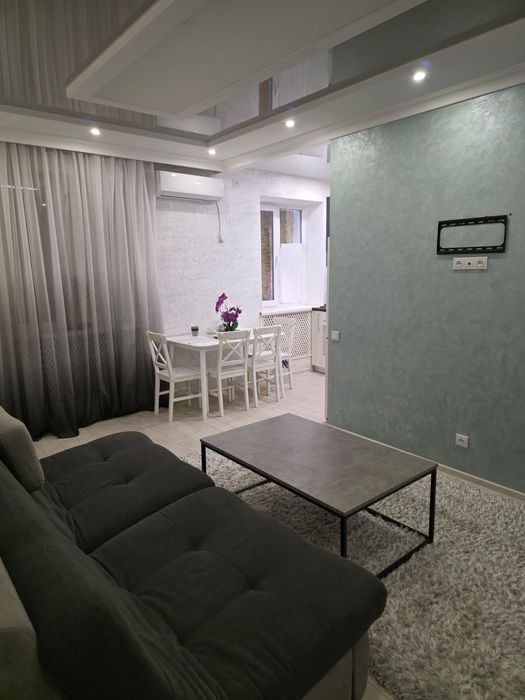 Сучасна квартира в Херсоні . Район Сільпо .