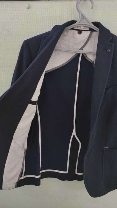Піджак чоловічий ZARA MAN

розмір:  M / 46
