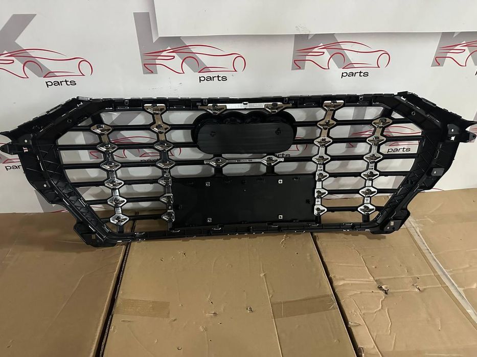 Audi Q3 2019 2020 2021 2022 2023 2024 Решітка радіатора grill у зборі S-line 83A853651BRN4