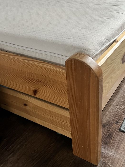 Łóżko drewniane sosnowe