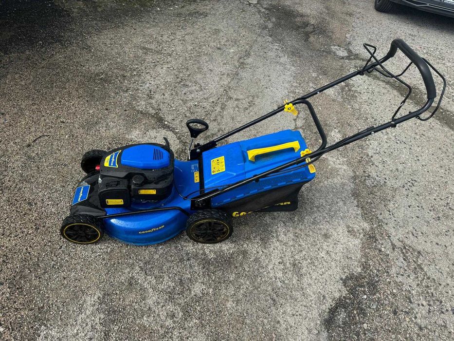 Corta relva GOODYEAR