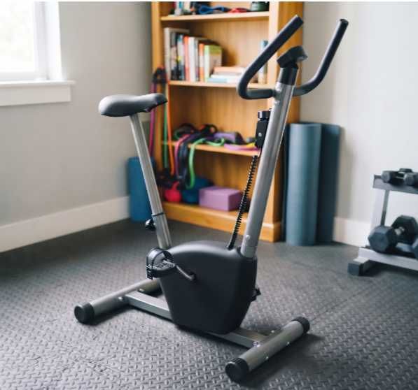 NOWY Rower Stacjonarny Treningowy Domowy LCD Regulacja Opór 100kg Pedały Antypoślizgowe Komputer Akcesoria Treningowe