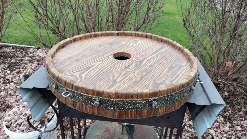 Люстри дерев'яні , кришки бочки