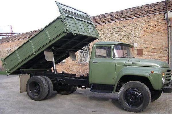 Послуги самоскида. Вантажні перевезення. Пісок, щебінь, вивіз сміття.