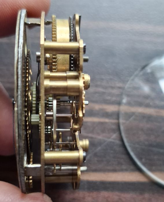 Zegarek Swiza 8 podróżny budzik 8 dniowy sprawny kompletny mosiądz 50r