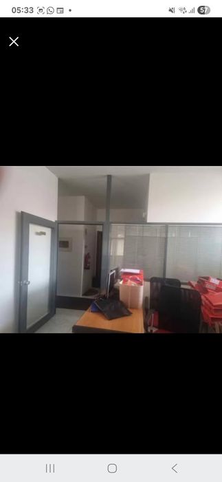 Divisórias em alumínio impecáveis com vidro e estores