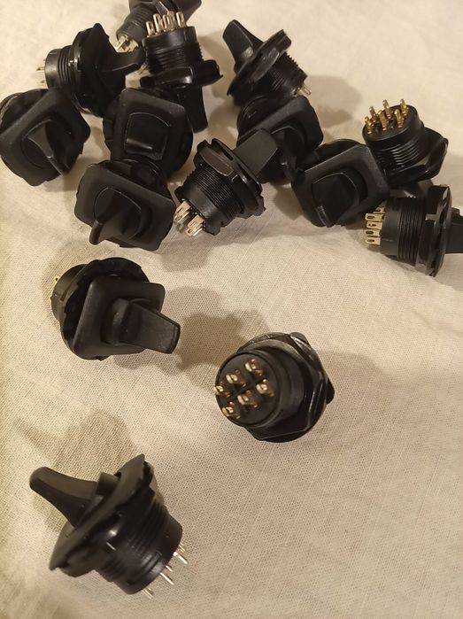 Переключ. для аудио конструкций прекрас дизайн . редкий конструктив .