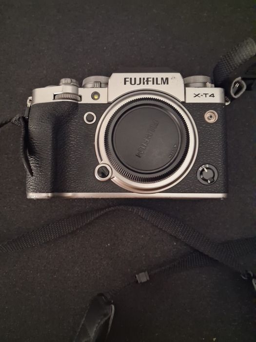Fujifilm X-T4 Body  +  Fujinon ebc xc 50-230mm