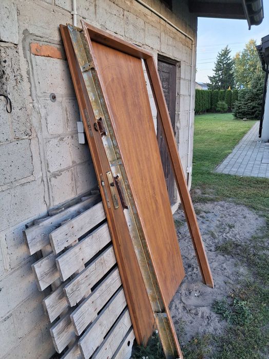 Drzwi zewnętrzne z demontażu