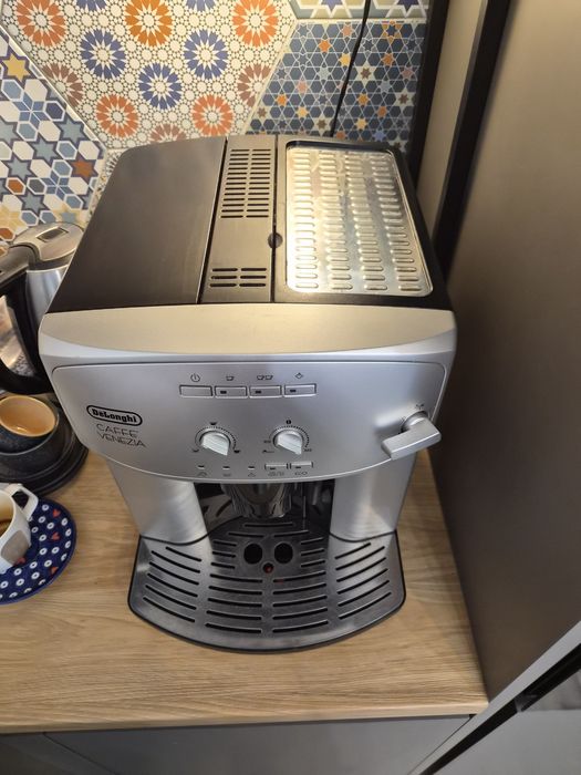 Ekspres DELONGHI Caffe Venezia ESAM 2200 - sprawny - sprawny