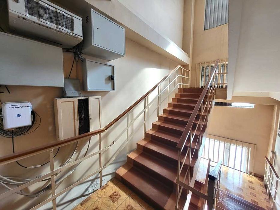 Продаж 4-х єт.приміщення вул Північне шоссе 12, поряд ДК "ЗАЛК".