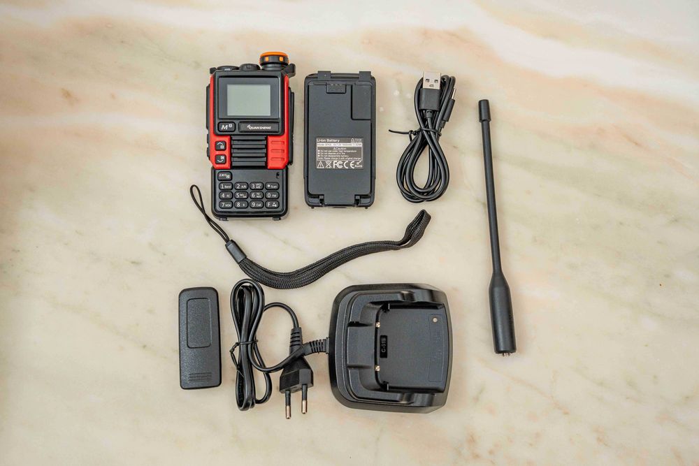 walkie talkie Quansheng UV-K5(8) novo na embalagem.