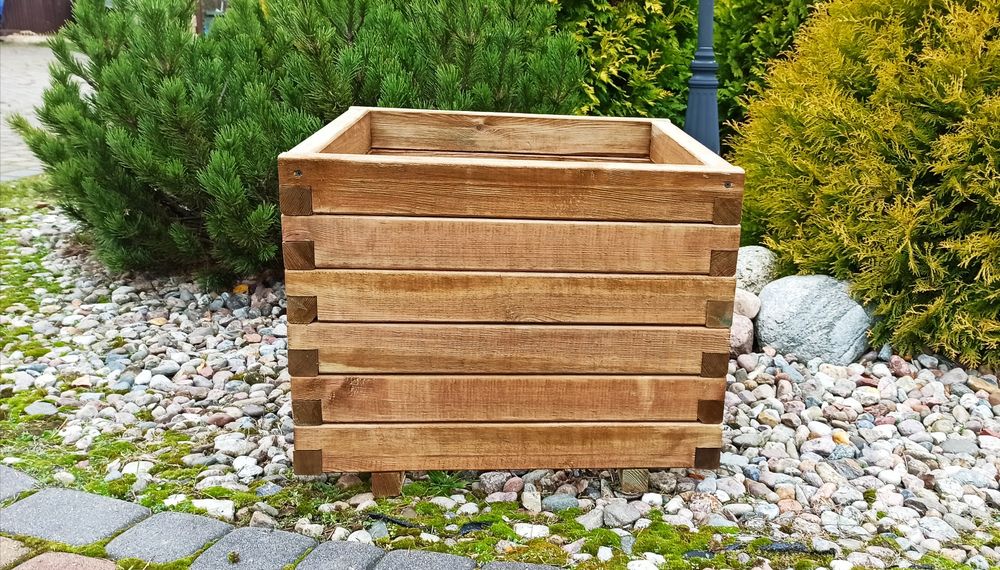Donica drewniana skrzynia drewna 60x60 50x50 tuja iglaki tuje drzewka