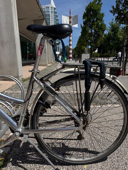 Bicicleta em bom estado à venda