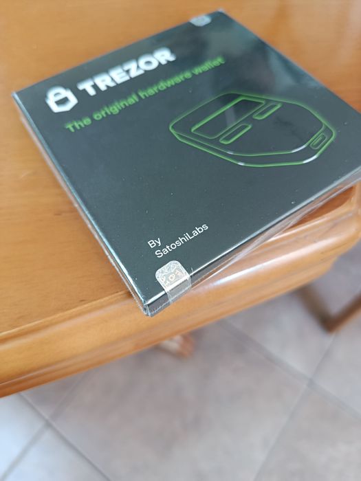 TREZOR аппаратный криптовалютный кошелек