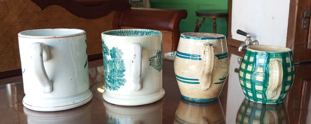 Antigas canecas em faiança Portuguesa
