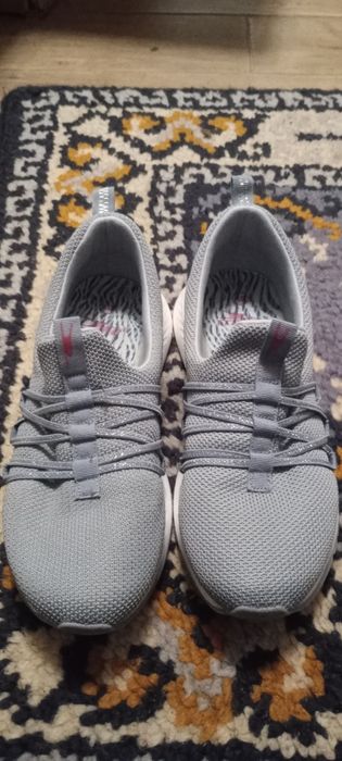 Нові жіночі кросівки Crane