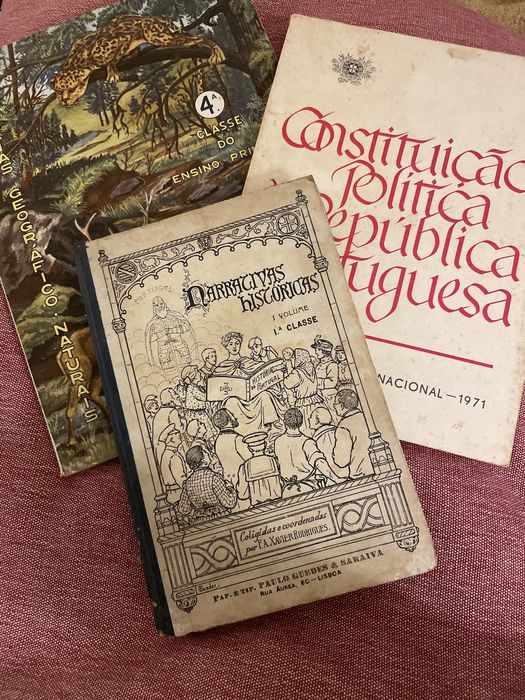 Livros escolares / escola antigos